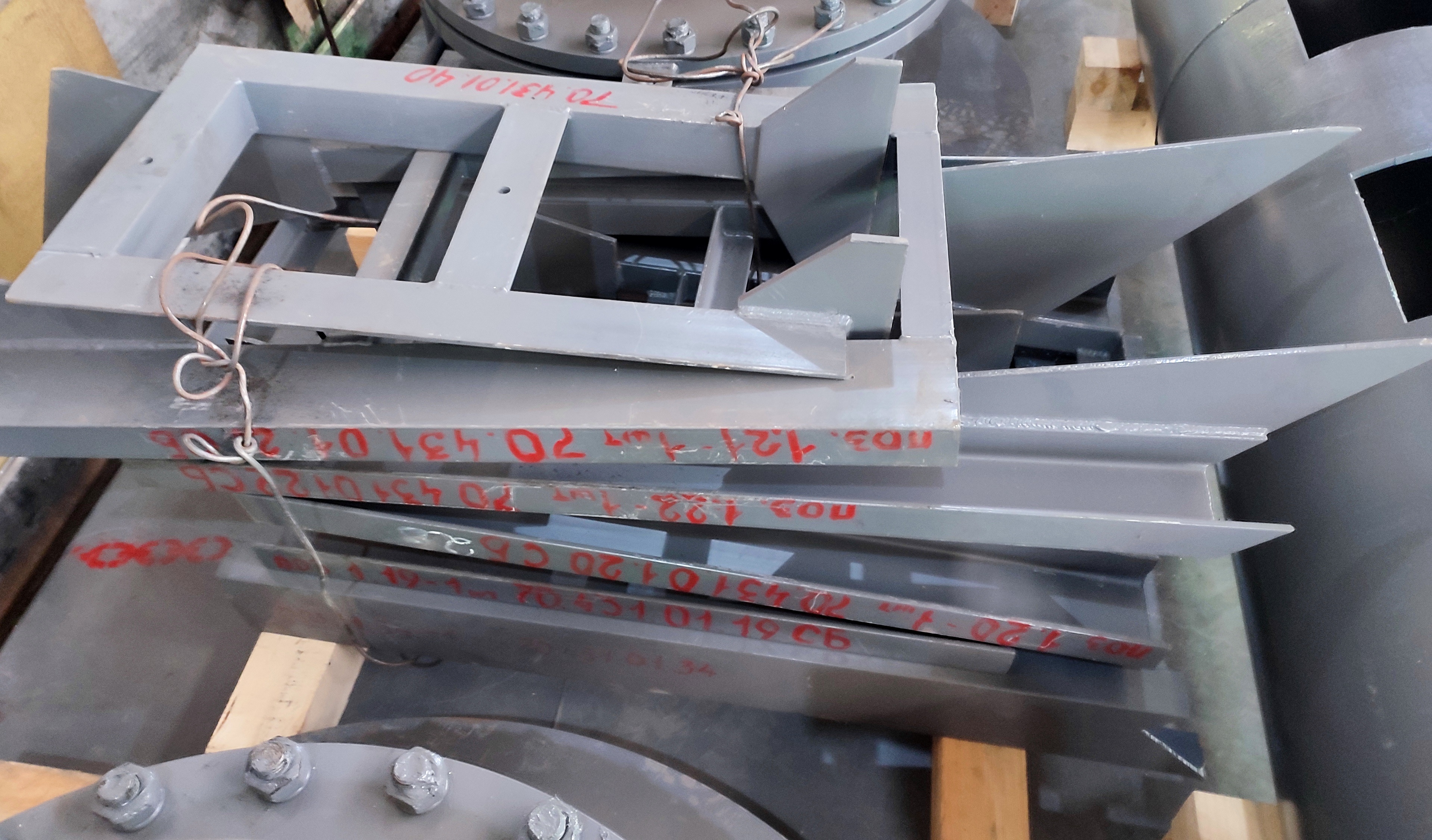 стойки направляющих скребкового транспортера